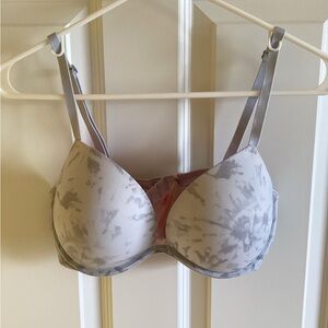 PINK Victoria's Secret Gray Tie-Dye Bra